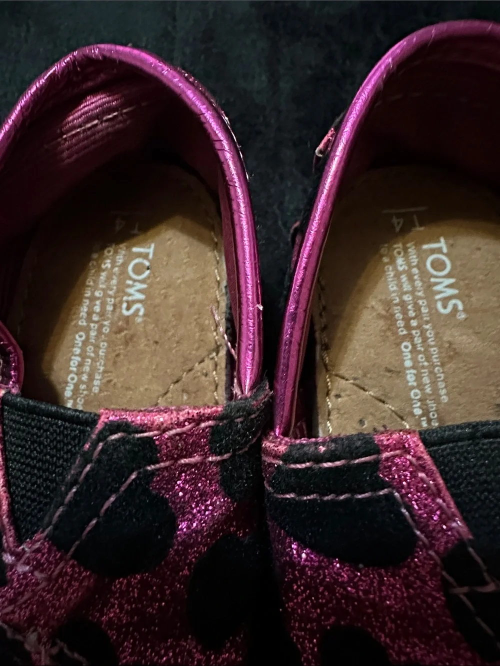 Toms Kids Glitter Heart Slip-Ons in Pink and Black